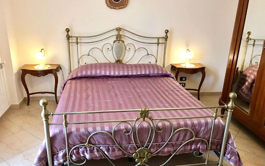 Villa Monte Serra: villa-monte-serra-trecastagni-catania-villa-bedroom