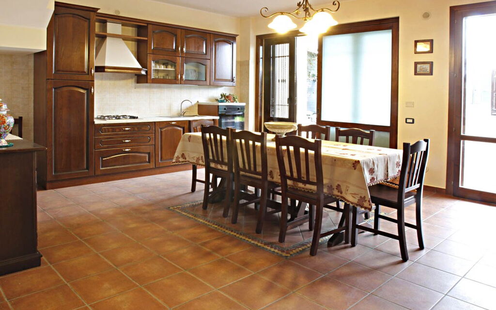 Villa Monte Serra: villa-monte-serra-trecastagni-catania-villa-kitchen