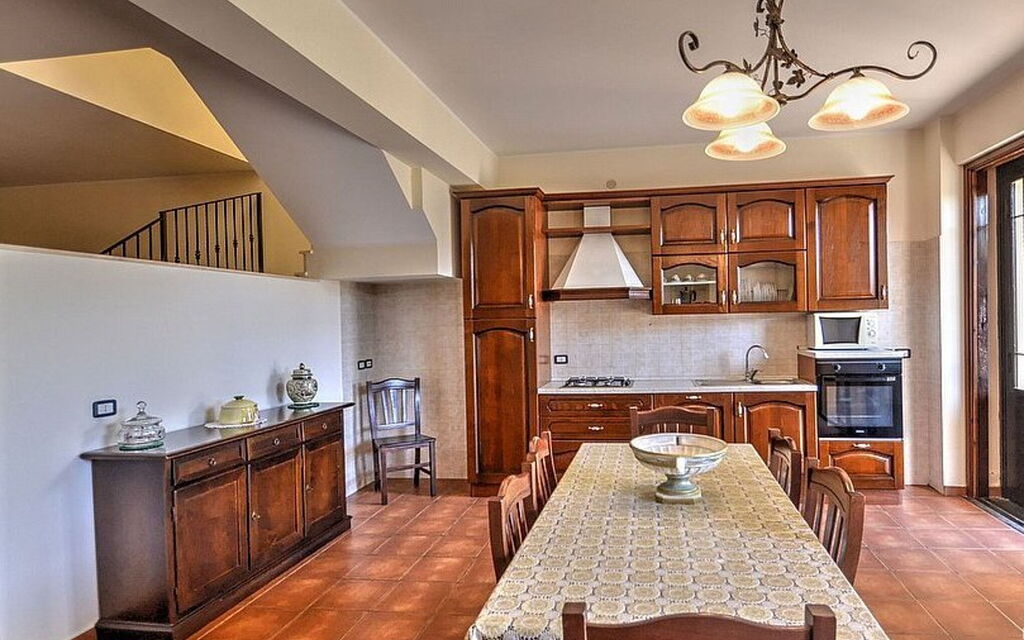 Villa Monte Serra: villa-monte-serra-trecastagni-catania-villa-kitchen