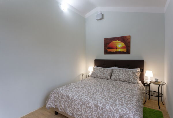 Pulciano Apartments: Autumn, Bedroom, Spring, Summer