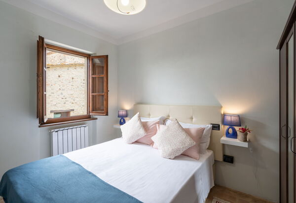 Pulciano Apartments: Autumn, Bedroom, Spring, Summer