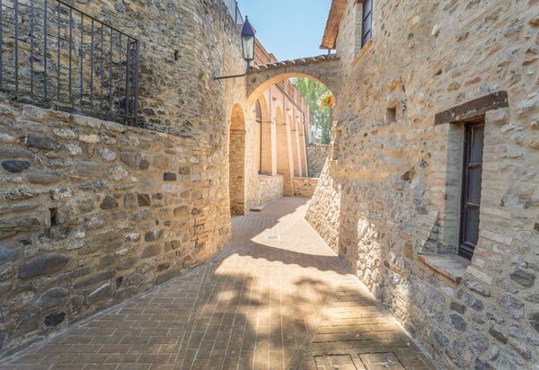 Pulciano Apartments: Autumn, Building Exterior, Spring, Summer