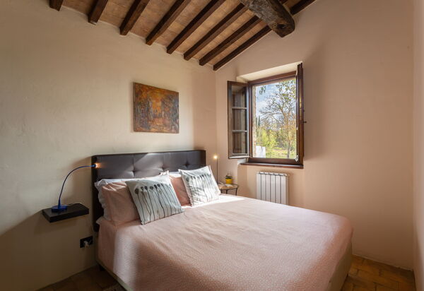 Pulciano Apartments: Autumn, Bedroom, Spring, Summer