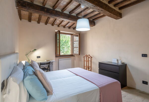 Pulciano Apartments: Autumn, Bedroom, Spring, Summer