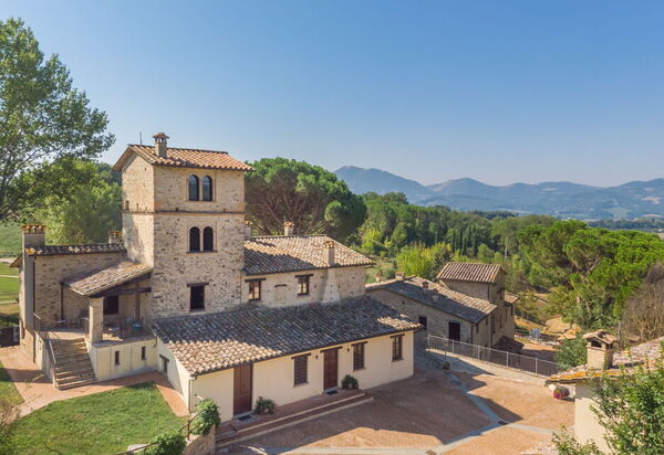 Pulciano Apartments: Autumn, Building Exterior, Spring, Summer