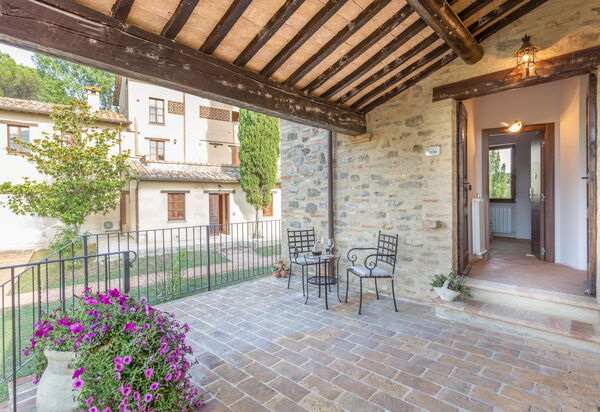 Pulciano Apartments: Autumn, Building Exterior, Spring, Summer