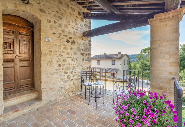 Pulciano Apartments: Autumn, Building Exterior, Spring, Summer