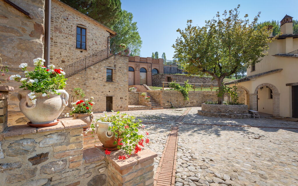 Pulciano Apartments: Autunno, Estate, Esterni, Primavera