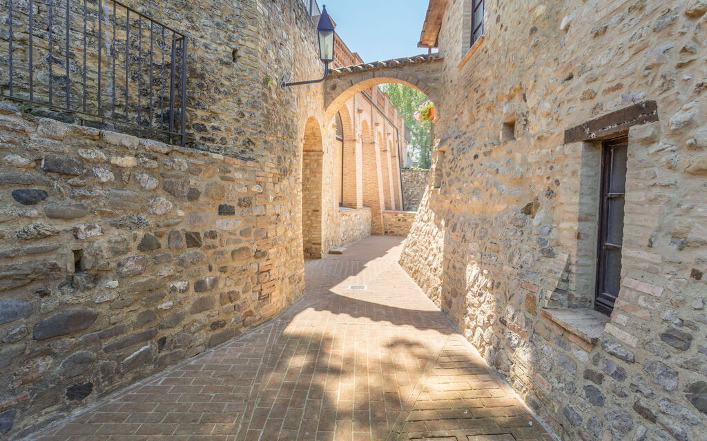 Pulciano Apartments: Autunno, Estate, Esterni, Primavera