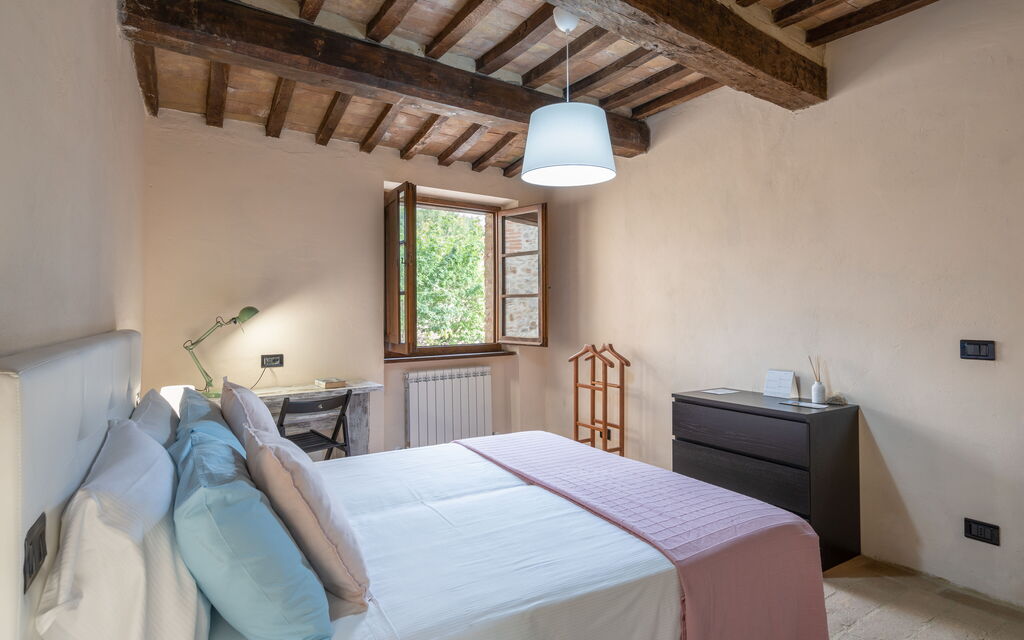 Pulciano Apartments - : Autumn, Bedroom, Spring, Summer