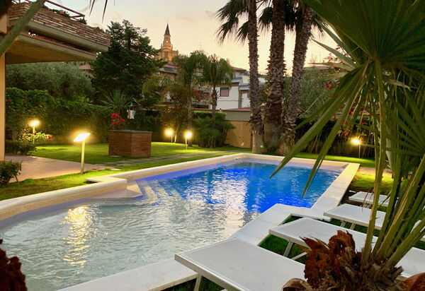 Villa Le Palme: villa-le-palme-trecastagni-catania-villa-piscina