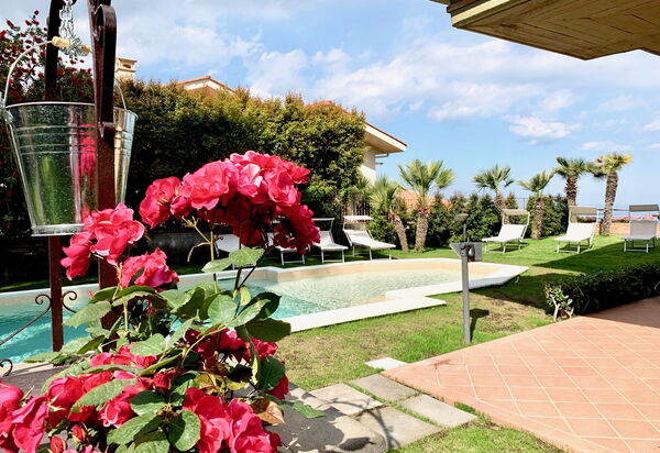 Villa Le Palme: villa-le-palme-trecastagni-catania-villa-piscina