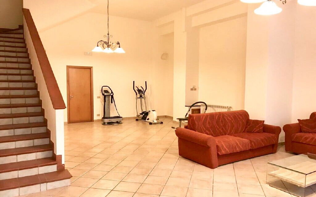 Villa Le Palme: villa-le-palme-trecastagni-catania-villa-salotto