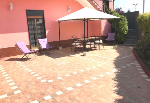 Villa Dei Saponi: villa-dei-saponi-trecastagni-catania-villa-patio