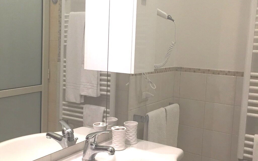 Villa Dei Saponi: villa-dei-saponi-trecastagni-catania-villa-bathroom