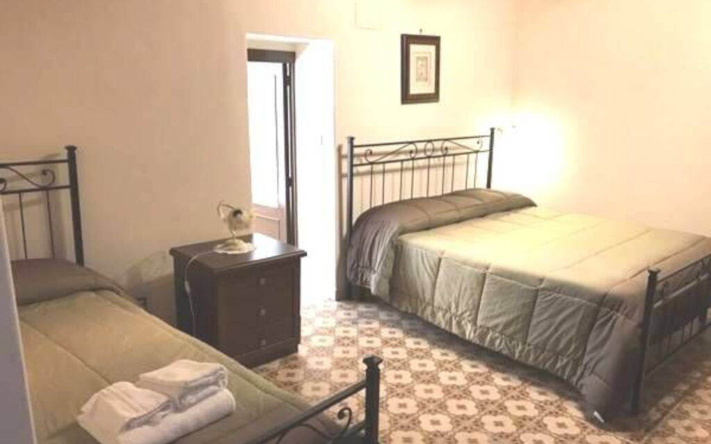 Villa Dei Saponi: villa-dei-saponi-trecastagni-catania-villa-bedroom