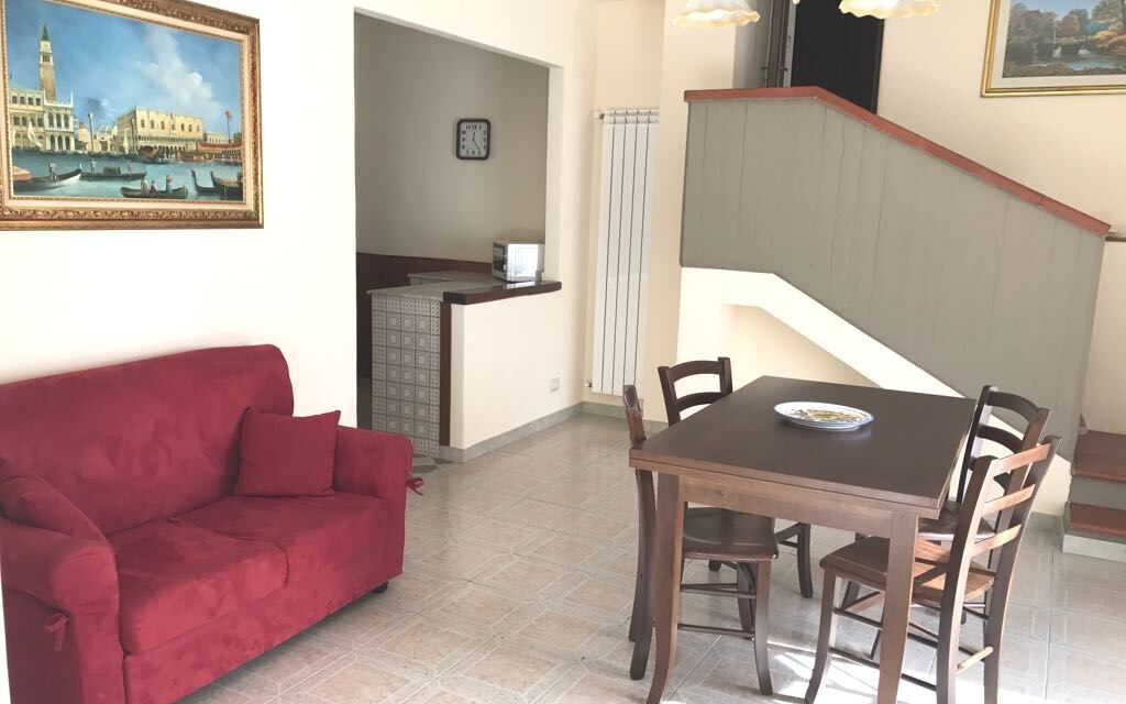 Villa Dei Saponi: villa-dei-saponi-trecastagni-catania-villa-living-room