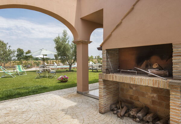 Villa Marina Velca: villa-marina-velca-tarquinia-villa-esterni