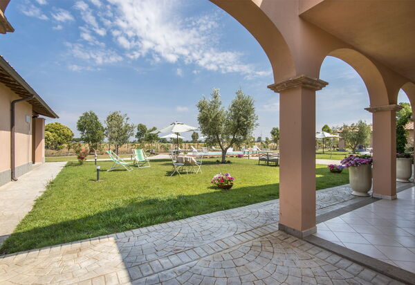 Villa Marina Velca: villa-marina-velca-tarquinia-villa-esterni