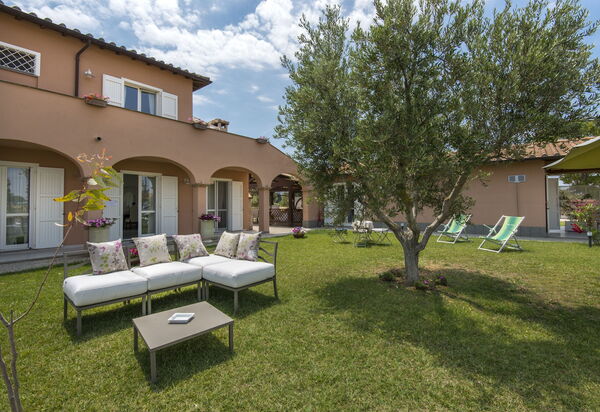 Villa Marina Velca: villa-marina-velca-tarquinia-villa-esterni