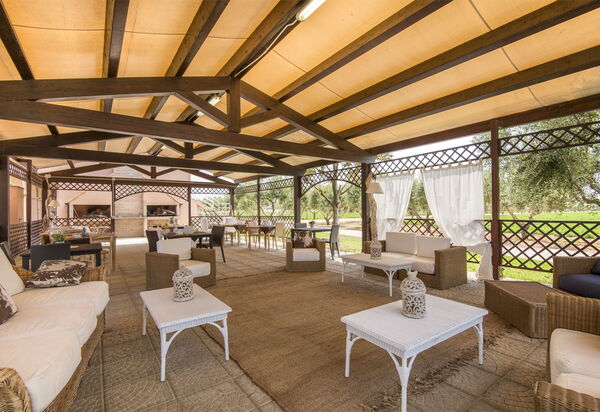 Villa Marina Velca: villa-marina-velca-tarquinia-villa-gazebo
