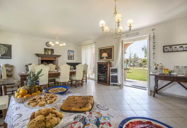 Villa Marina Velca: villa-marina-velca-tarquinia-villa-sala-da-pranzo