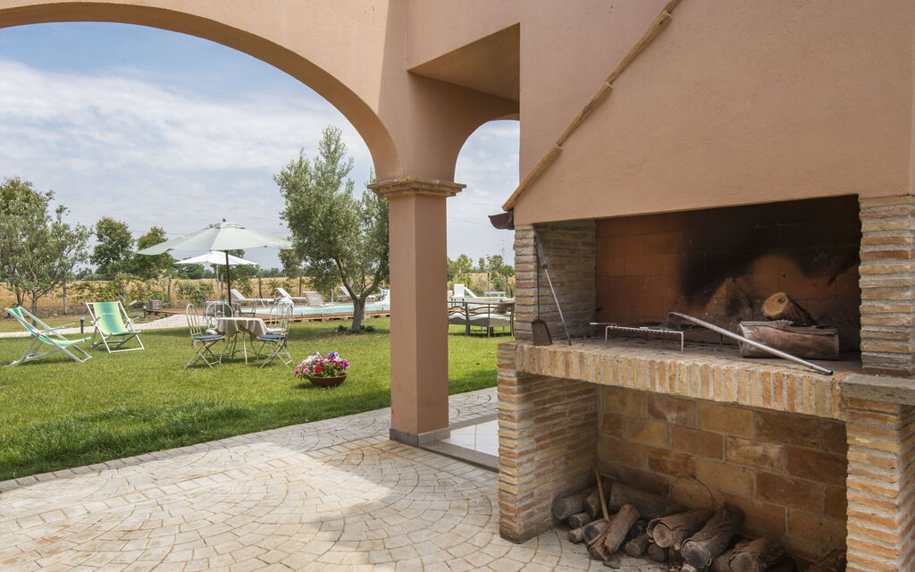 Villa Marina Velca: villa-marina-velca-tarquinia-villa-esterni