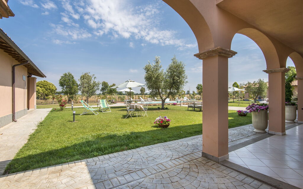 Villa Marina Velca: villa-marina-velca-tarquinia-villa-esterni