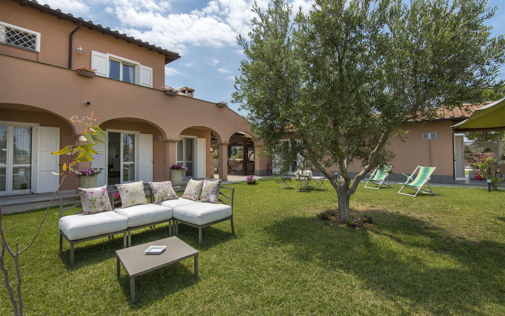 Villa Marina Velca: villa-marina-velca-tarquinia-villa-esterni