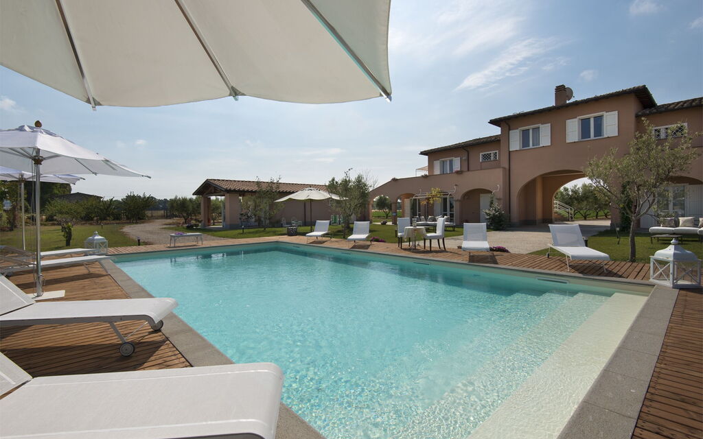 Villa Marina Velca: villa-marina-velca-tarquinia-villa-piscina