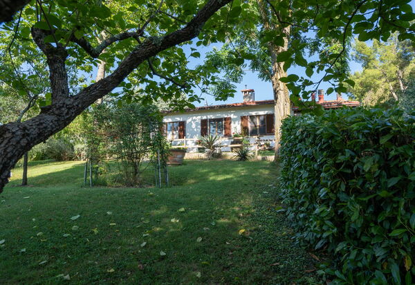 Villa Campiglia: Building Exterior