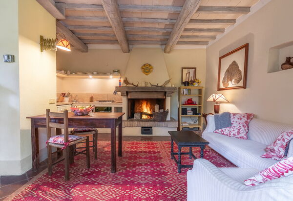 Casa Di Lilli: Autumn, Kitchen, Living Room, Spring, Summer