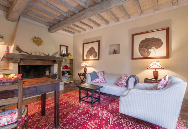 Casa Di Lilli: Autumn, Kitchen, Living Room, Spring, Summer