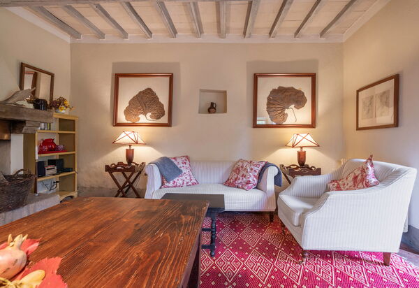 Casa Di Lilli: Autumn, Kitchen, Living Room, Spring, Summer