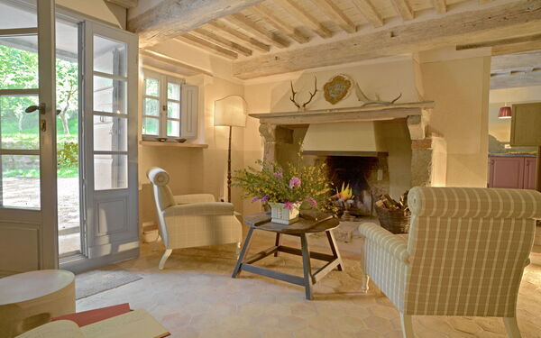 Casa Di Giulio: Autumn, Living Room, Spring, Summer