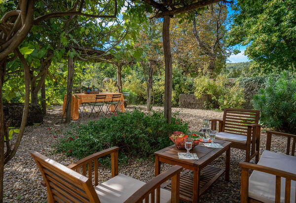 Casa Di Giulio: Autumn, Building Exterior, Garden, Spring, Summer