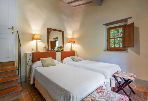 Casa Dell'ambasciatore: Autumn, Bedroom, Spring, Summer