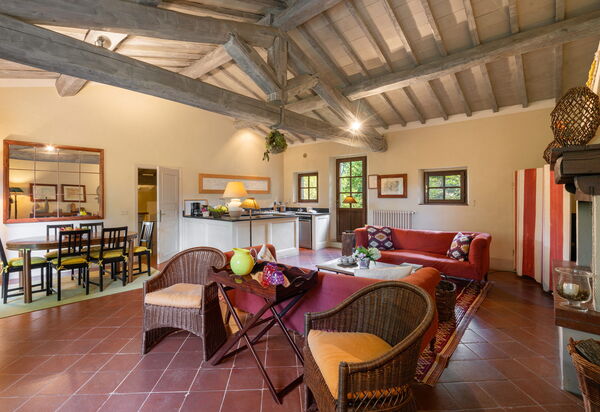 Casa Dell'ambasciatore: Autumn, Living Room, Spring, Summer