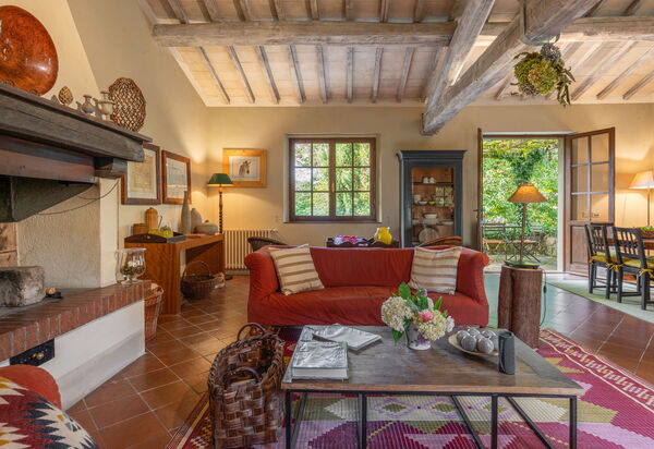 Casa Dell'ambasciatore: Autumn, Living Room, Spring, Summer