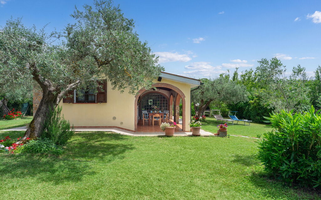 Villa Le Vigne: Balcone / Terrazza / Patio, Entrata Principale, Estate, Esterni, Giardino