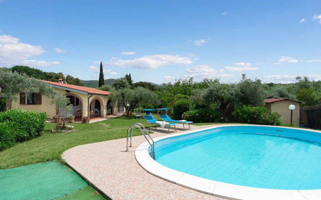 Villa Le Vigne: all'aperto, Entrata Principale, Estate, Esterni, Giardino, Piscina