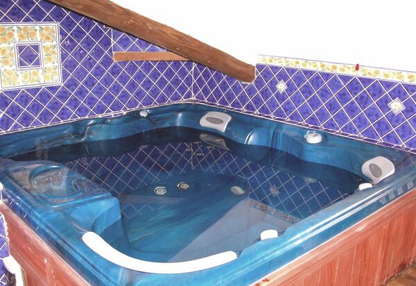 Monastery Guest House: monastery-guest-house-citta-di-castello-villa-idro-bathroom