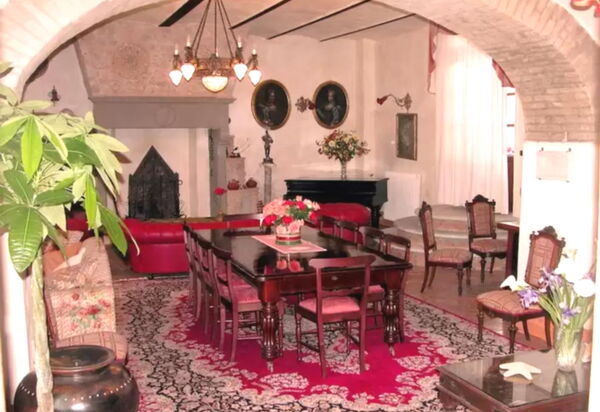 Monastery Guest House: monastery-guest-house-citta-di-castello-villa-living-room