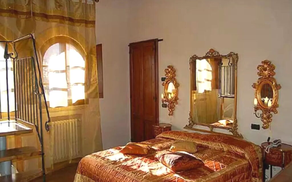 Monastery Guest House: monastery-guest-house-citta-di-castello-villa-camera-da-letto