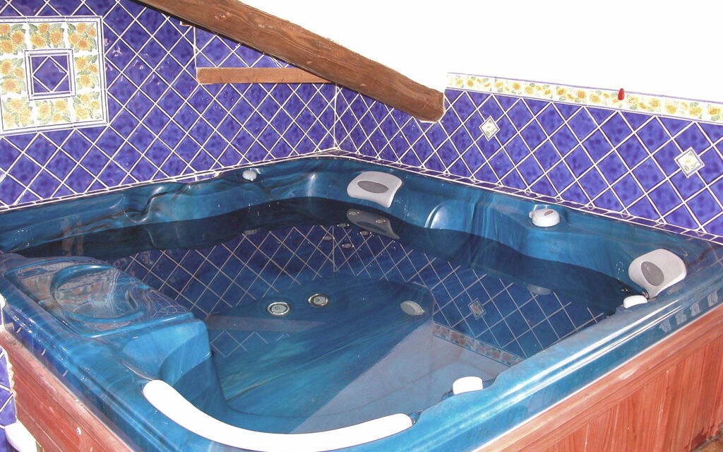 Monastery Guest House: monastery-guest-house-citta-di-castello-villa-idro-bagno