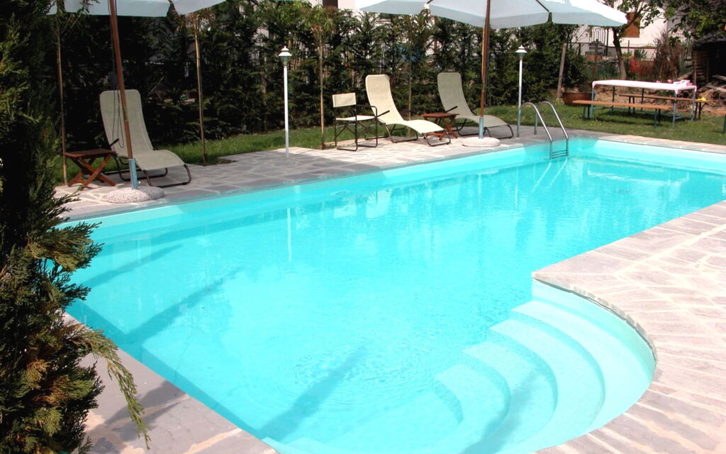 Monastery Guest House: monastery-guest-house-citta-di-castello-villa-piscina