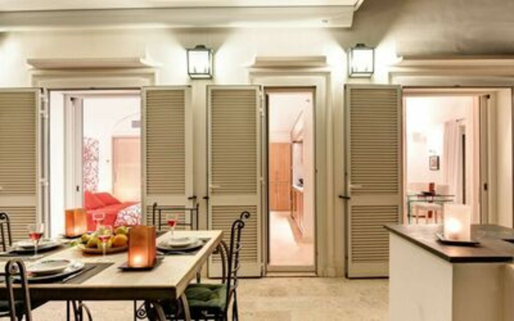 Villa Marina Little Beach: villa-marina-little-beach-capri-villa-sala-da-pranzo