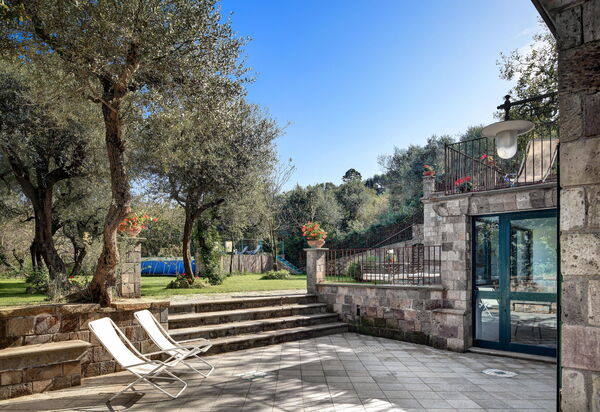 Stony Villa Volcano View: stony-villa-volcano-view-sant-agata-sui-due-golfi-villa-esterno