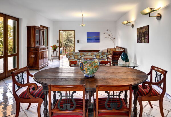 Stony Villa Volcano View: stony-villa-volcano-view-sant-agata-sui-due-golfi-villa-sala-da-pranzo