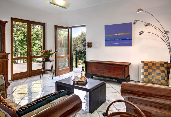 Stony Villa Volcano View: stony-villa-volcano-view-sant-agata-sui-due-golfi-villa-soggiorno